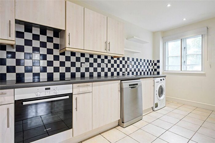 2 Bedroom Flat For Sale In Dove Road, London, N1