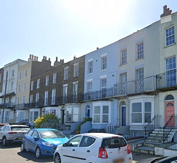 1 Bedroom Flat To Rent In Fort Crescent, Margate, CT9