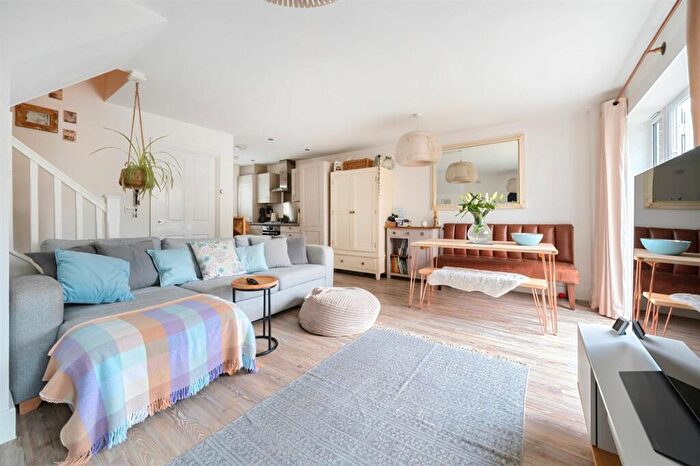 2 Bedroom Semi-Detached House For Sale In Deerleap Lane, Rowland's Castle, PO9