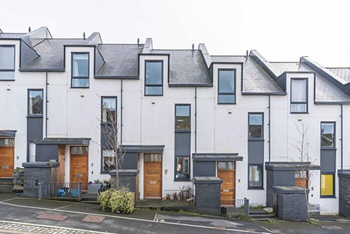 4 Bedroom Terraced House To Rent In Balfour Road -, BS3
