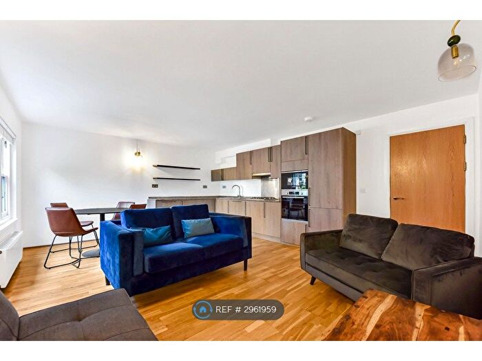 2 Bedroom Flat To Rent In Reed Place, London, SW4