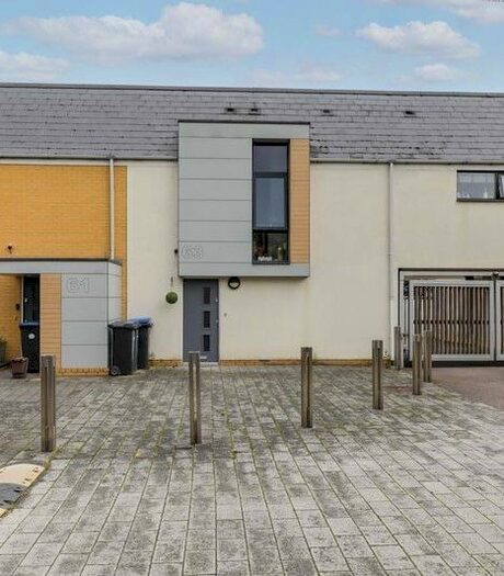 2 Bedroom Maisonette To Rent In Magnetic Crescent, Enfield, EN3