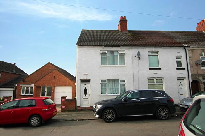 2 Bedroom Terraced House For Sale In Carlton Street, Kettering, Northamptonshire, NN16
