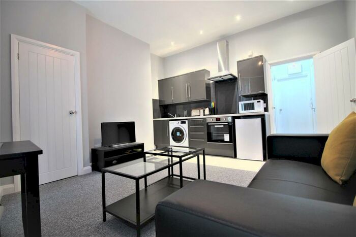 1 Bedroom Apartment To Rent In Aylestone Road, Leicester, LE2