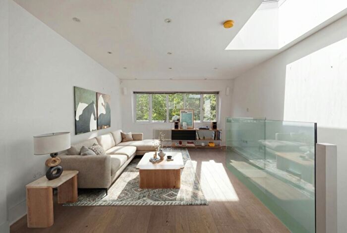2 Bedroom Apartment For Sale In St. John Street Clerkenwell, EC1V