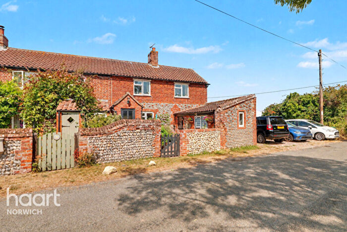 3 Bedroom Cottage For Sale In Happisburgh, Norwich, NR12