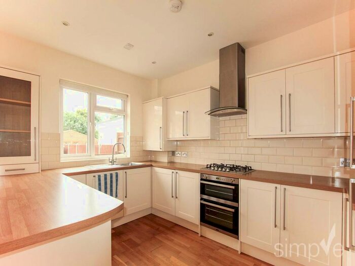 4 Bedroom Property To Rent In Dolphin Road, Slough, Berkshire, SL1