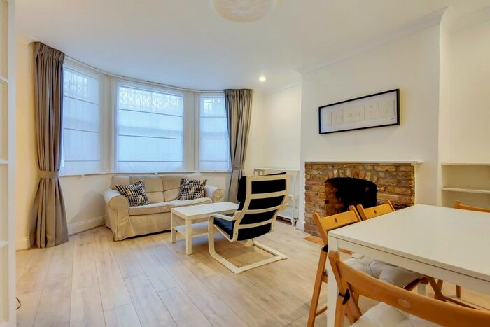2 Bedroom Flat To Rent In Comeragh Road, London, Greater London, W14