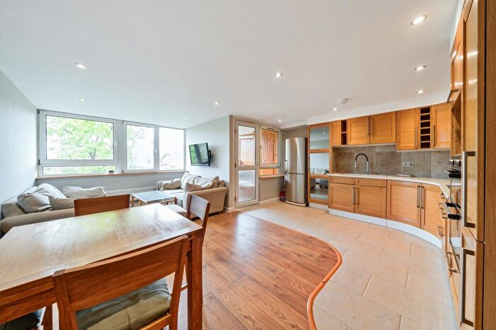 2 Bedroom Flat To Rent In Bibury Close London, SE15