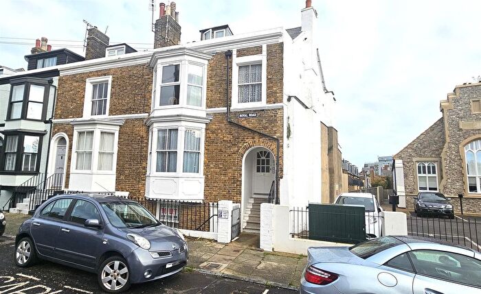 2 Bedroom Flat To Rent In Royal Road, Ramsgate, CT11