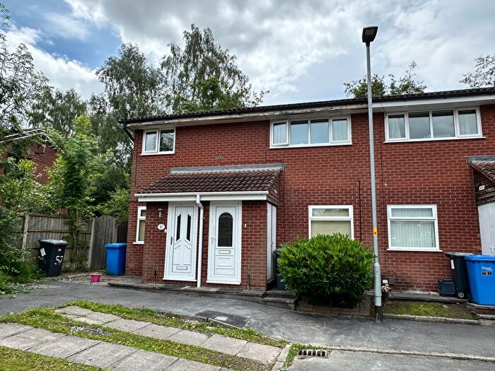 2 Bedroom Flat For Sale In Dove Close, Warrington, WA3