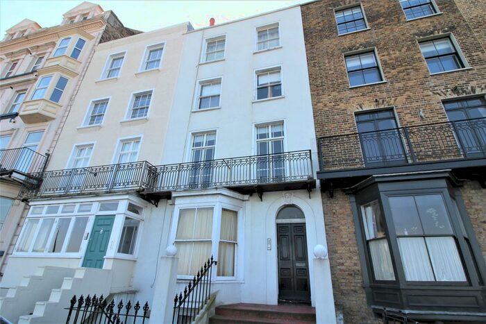 1 Bedroom Flat To Rent In Fort Crescent, Margate, CT9