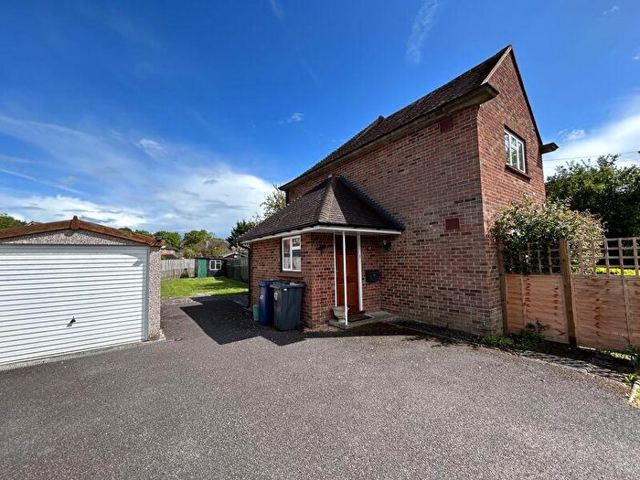 2 Bedroom Flat To Rent In Clappers Meadow, Cranleigh, GU6