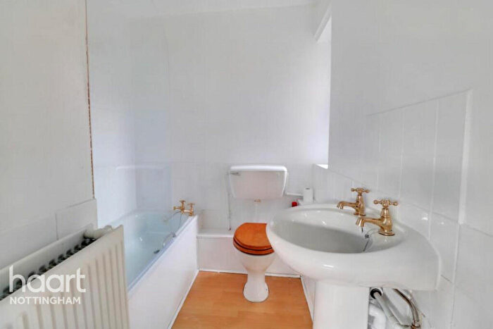 1 Bedroom Flat To Rent In Vincent Gardens, Nottingham, NG7