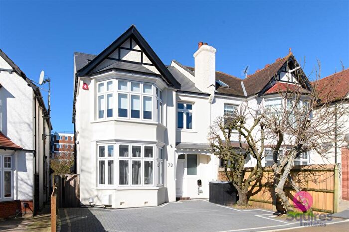 5 Bedroom Semi-Detached House To Rent In Stanhope Avenue, London, N3