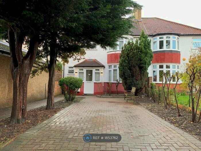 3 Bedroom Semi-Detached House To Rent In Marlborough Lane, Charlton, SE7