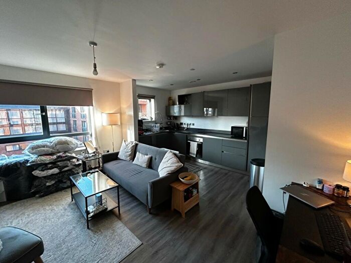 1 Bedroom Apartment To Rent In Hurst Street, L1