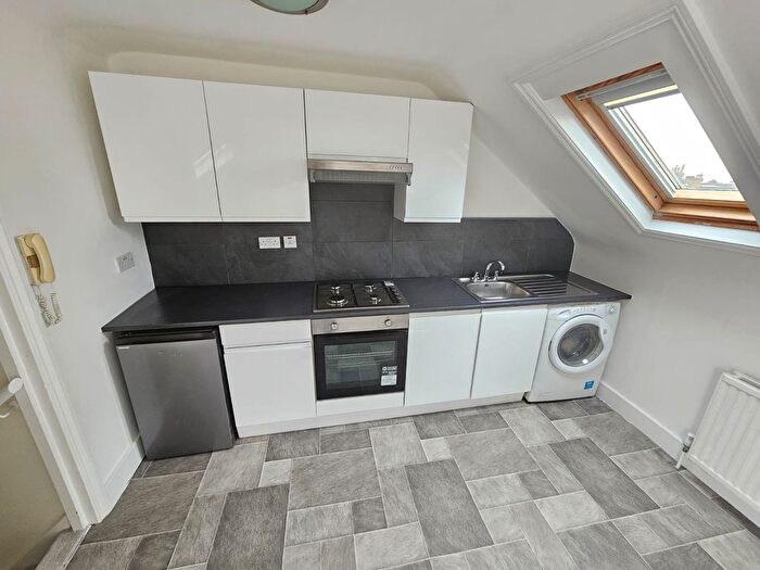 1 Bedroom Flat To Rent In Greenhill Road, Harlesden, NW10