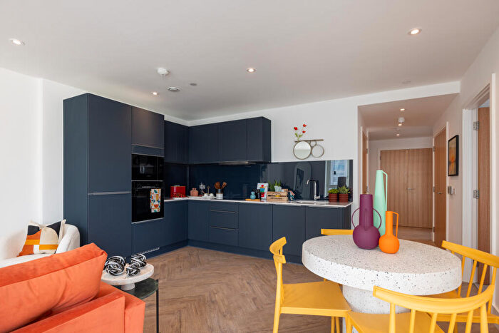 2 Bedroom Apartment For Sale In Upper East, Bromley-by-Bow, E3