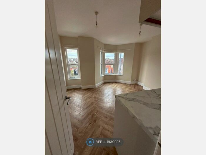 2 Bedroom Flat To Rent In St. Johns Lane, Bristol, BS3
