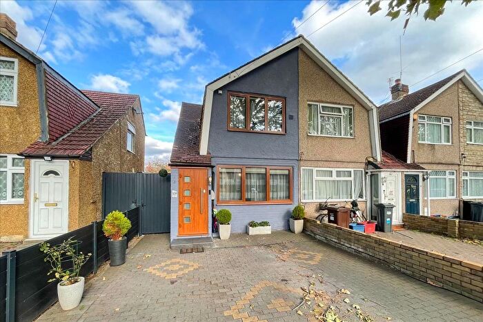 2 Bedroom End Of Terrace House For Sale In The Drive, Feltham, Middlesex, TW14