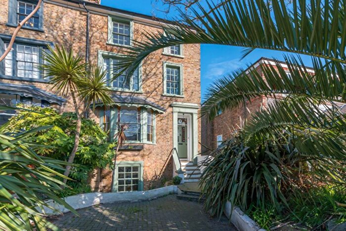 5 Bedroom End Of Terrace House For Sale In The Vale, Broadstairs, Kent, CT10