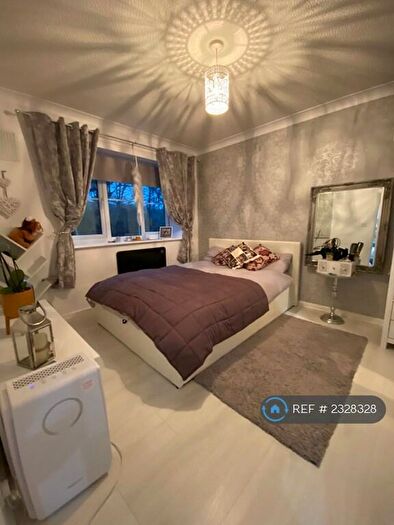 1 Bedroom Flat To Rent In Albert Road, Bagshot, GU19