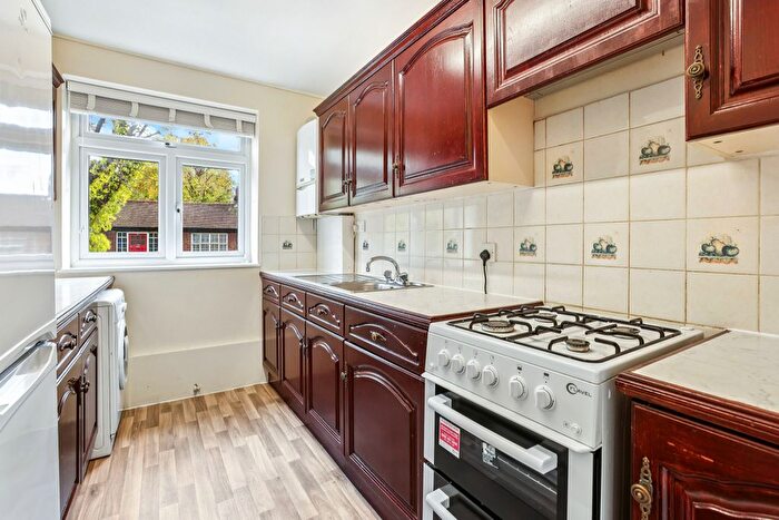 3 Bedroom Flat For Sale In Eaton Rise, Ealing, London, W5