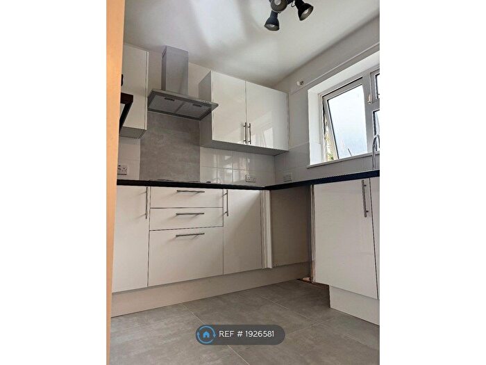 1 Bedroom Flat To Rent In Canterbury Way, Stevenage, SG1