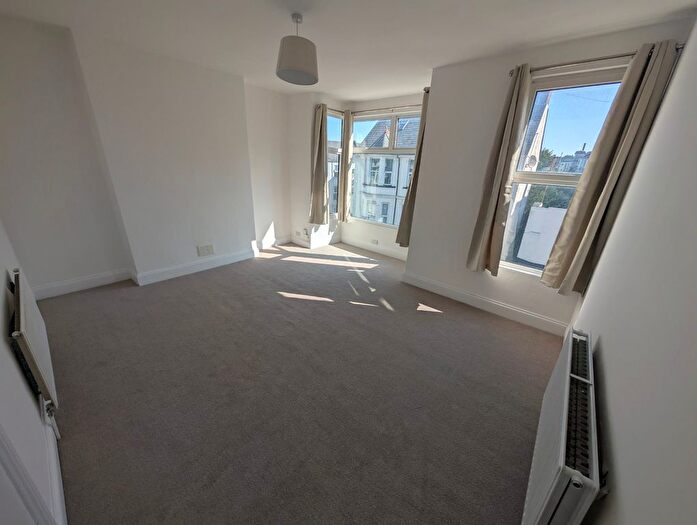 5 Bedroom Maisonette To Rent In Allendale Road, Plymouth, PL4