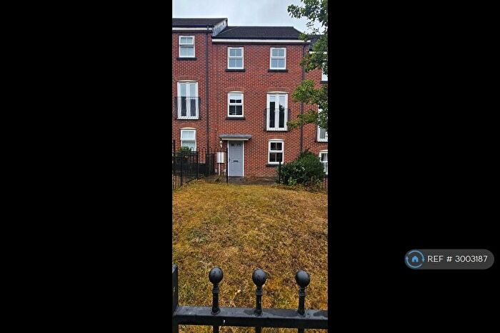 3 Bedroom Detached House To Rent In Fenton Gate, Leeds, LS10