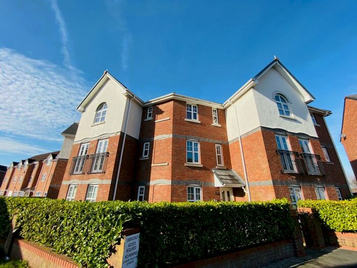 2 Bedroom Flat To Rent In Cromwell Avenue, Reddish, Stockport, SK5