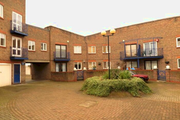 1 Bedroom Flat To Rent In Trundleys Road, London, SE8