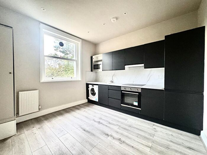 1 Bedroom Flat To Rent In Gipsy Hill, London, SE19