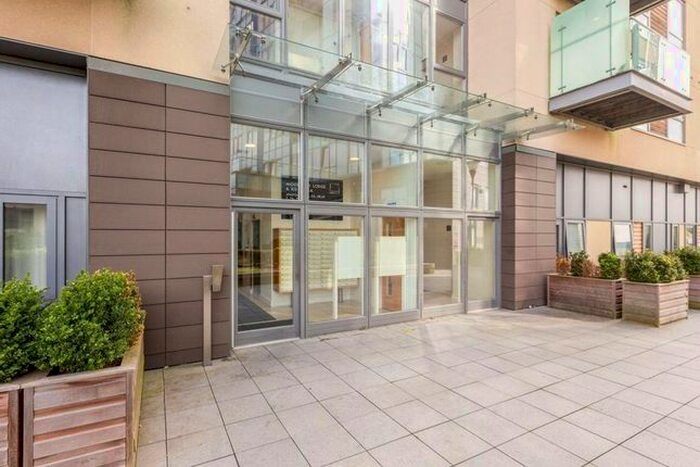 2 Bedroom Flat To Rent In Moor End Lodge, Cotterells, Hemel Hempstead, HP1