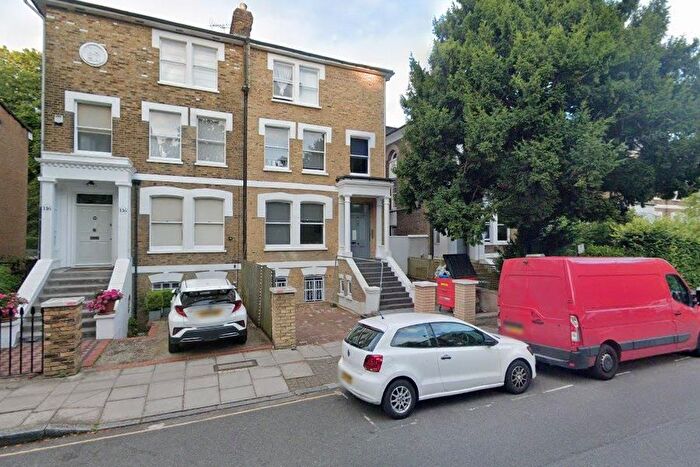Studio To Rent In Hazellville Road, London, N19