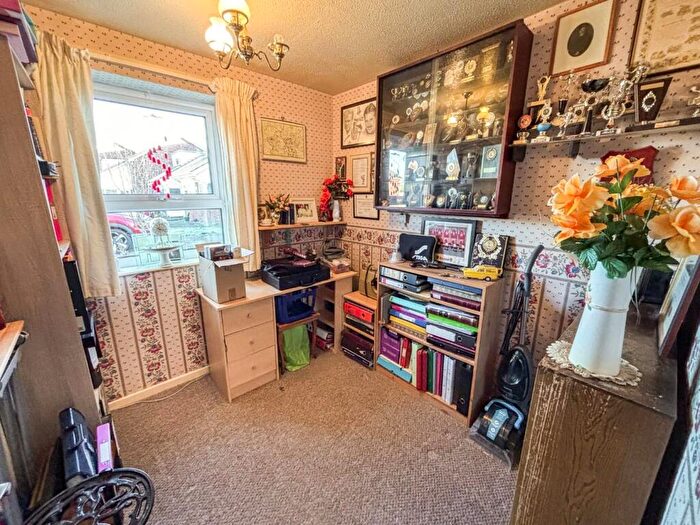 3 Bedroom Bungalow For Sale In Willow Close, Gainsborough, DN21