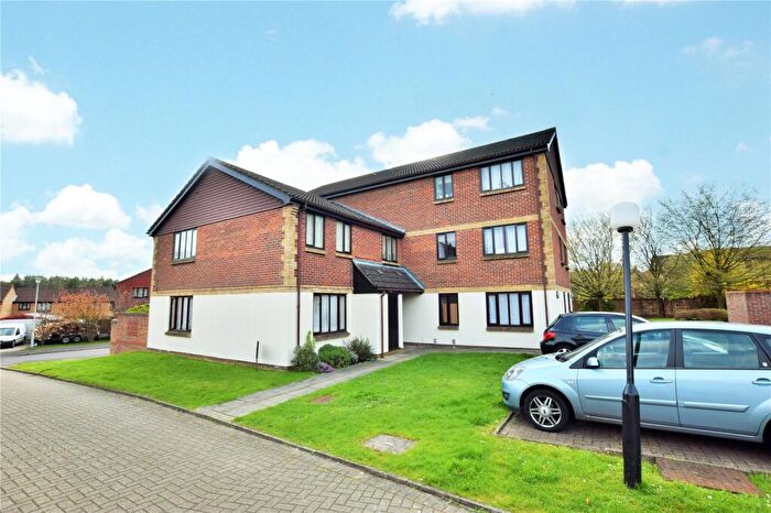 2 Bedroom Apartment To Rent In Pyegrove Chase, Bracknell, Berkshire, RG12