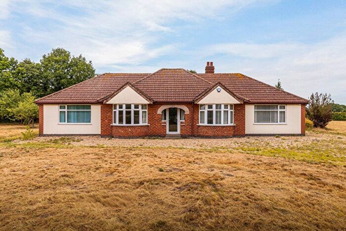 4 Bedroom Bungalow For Sale In School Lane, North Scarle, Lincoln, LN6