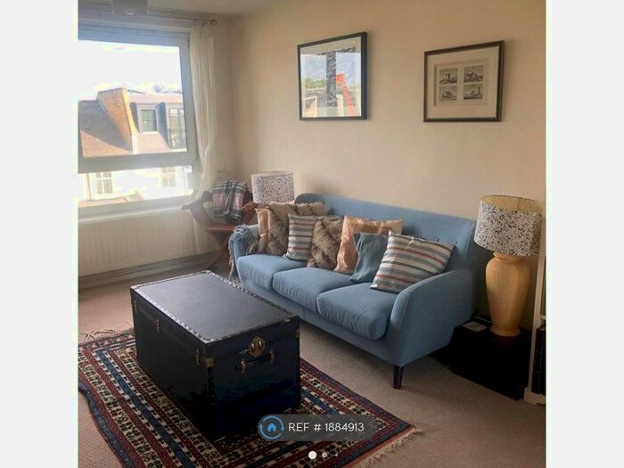 1 Bedroom Flat To Rent In Waverton Road, London, SW18