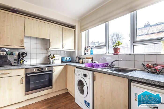 2 Bedroom Apartment To Rent In Crouch Hill, Hornsey, London, N8