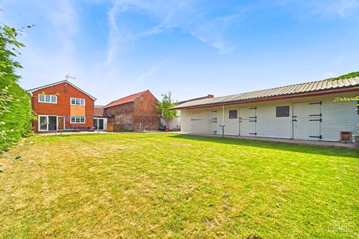 3 Bedroom Link Detached House For Sale In Townside, East Halton, Immingham, DN40