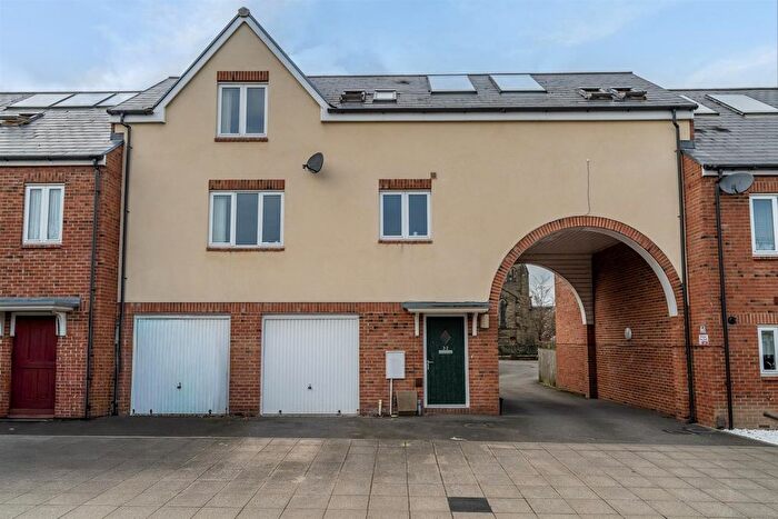 2 Bedroom Terraced House For Sale In Regent Street, York, YO10