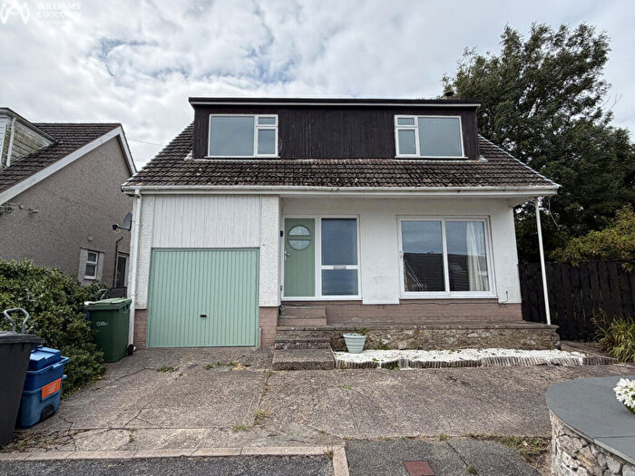4 Bedroom Detached House For Sale In Fern Hill, Benllech Anglesey, LL74