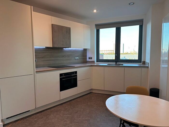 1 Bedroom Flat To Rent In Gillender Street, London, E3