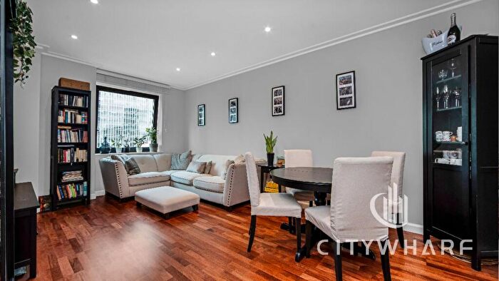 1 Bedroom Flat For Sale In Discovery Dock Apartments East, South Quay Square, London, E14