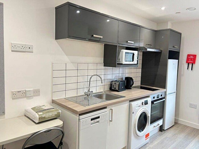 Studio To Rent In Queningate Mews - Ref, CT1