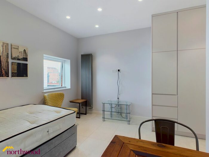 1 Bedroom Flat To Rent In County Chambers, Horsefair, Banbury, OX16