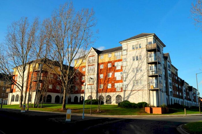 2 Bedroom Apartment To Rent In Pettacre Close, West Thamesmead, SE28