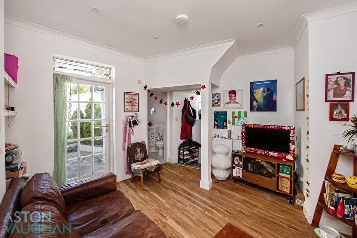2 Bedroom Maisonette To Rent In St Paul's Street, Brighton, BN2